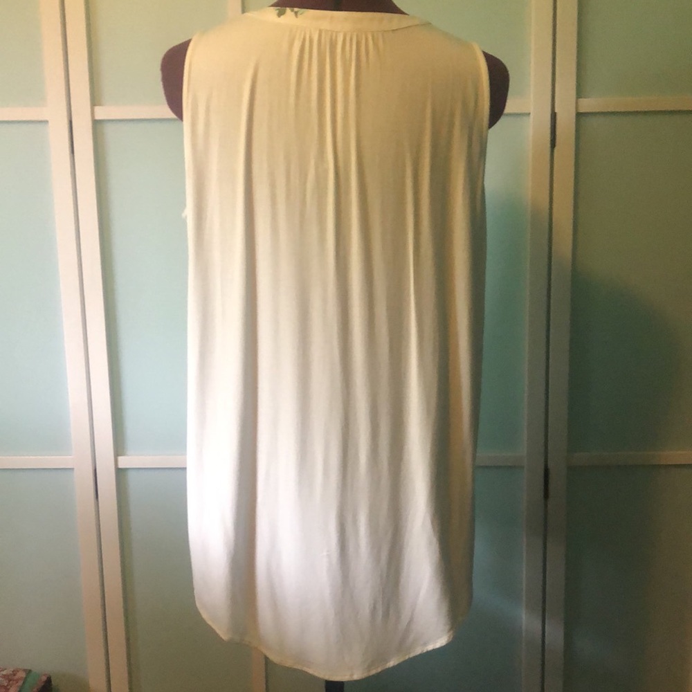 Ricki’s sleeveless top - Picture 5 of 8